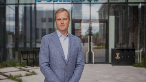Postimees Griupp AS juhi Toomas Tiiveli telefonist leiti väikese tüdruku kompromiteerivad pildid