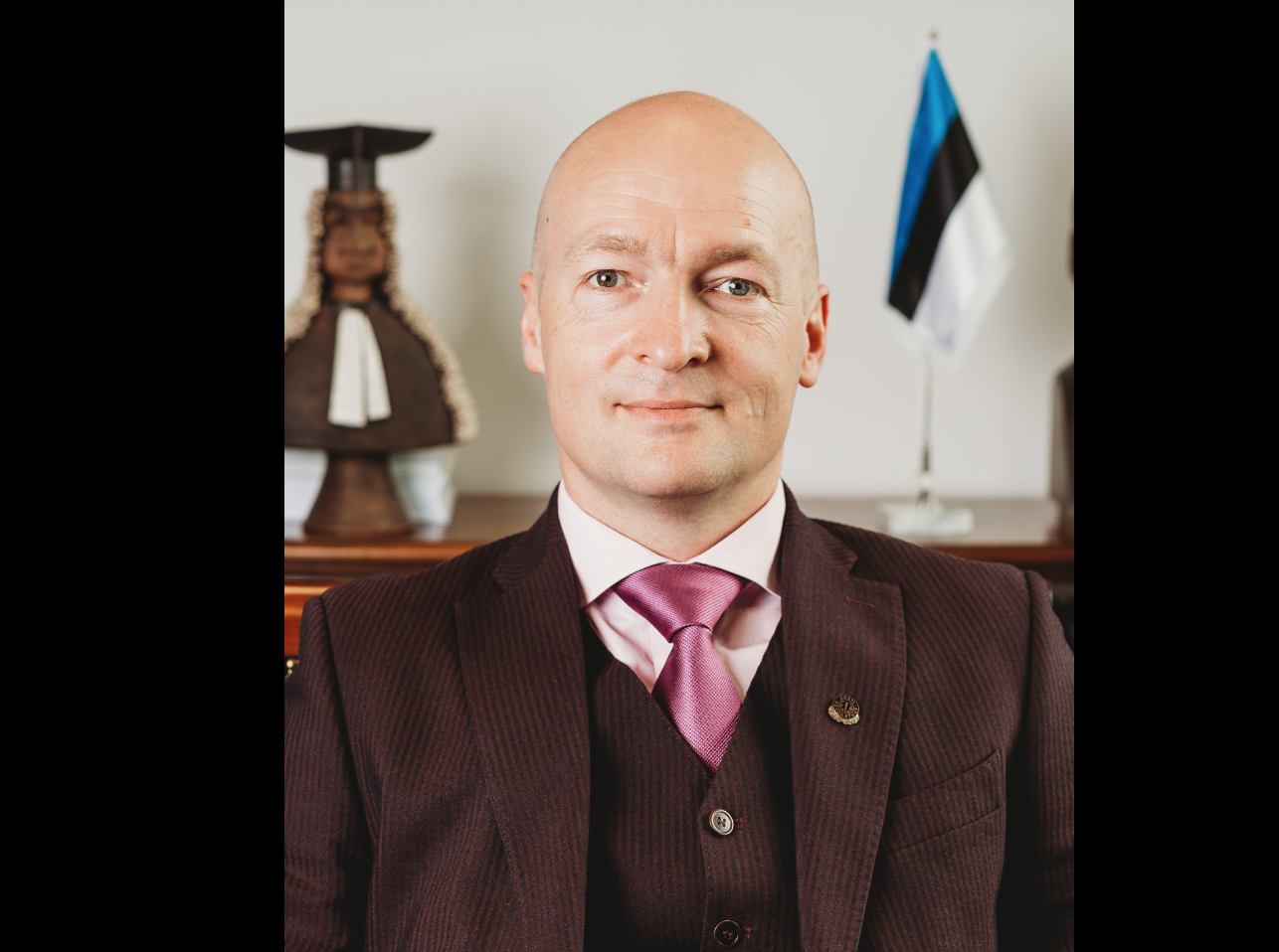 EV Õiglus Ahti Kuuseväli moodi: annab 800eur riigilõivu vabastust ja 6 kuud hiljem nõuab 5000eur tagatist